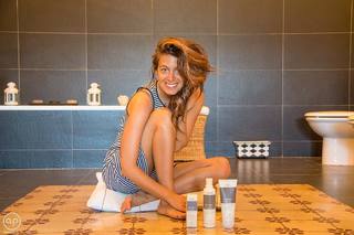 Laura Madrueño feet photo 3