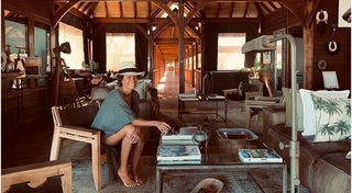 Laura Madrueño feet photo 6