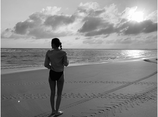 Laura Madrueño feet photo 2