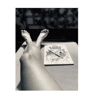 Laura Madrueño feet photo 2