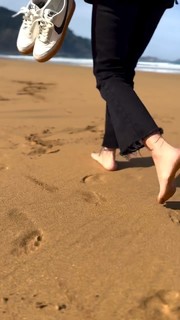 Laura Madrueño feet photo 13