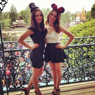 Laura Marano feet photo thumbnail