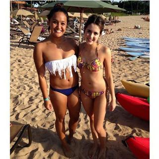 Laura Marano feet photo thumbnail