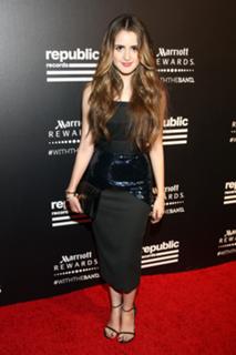Laura Marano feet photo thumbnail