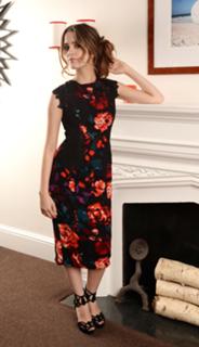 Laura Marano feet photo thumbnail
