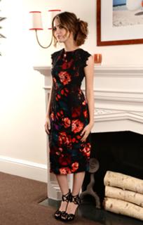 Laura Marano feet photo thumbnail