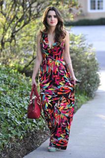 Laura Marano feet photo thumbnail