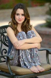 Laura Marano feet photo thumbnail