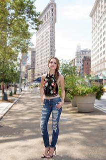 Laura Marano feet photo thumbnail