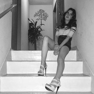 Laura Marano feet photo thumbnail