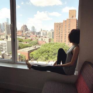 Laura Marano feet photo thumbnail