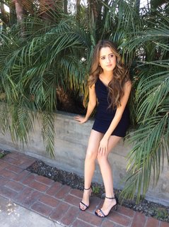 Laura Marano feet photo thumbnail