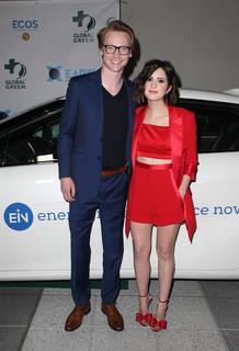 Laura Marano feet photo thumbnail