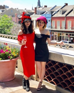 Laura Marano feet photo thumbnail