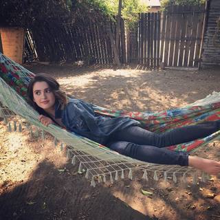 Laura Marano feet photo thumbnail