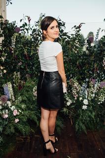 Laura Marano feet photo thumbnail