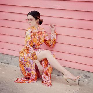 Laura Marano feet photo thumbnail