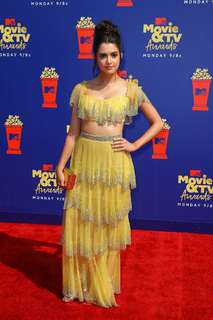 Laura Marano feet photo thumbnail