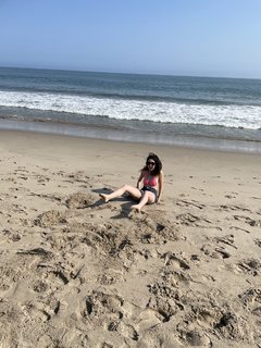 Laura Marano feet photo thumbnail