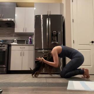 Laura Marano feet photo thumbnail
