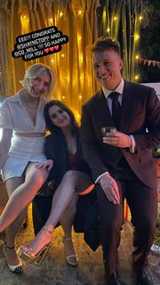 Laura Marano feet photo thumbnail
