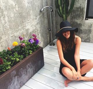 Laura Matamoros feet photo 10