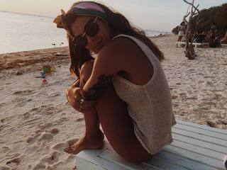 Laura Matamoros feet photo 10