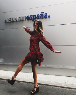 Laura Matamoros feet photo 11