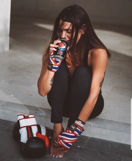 Laura Matamoros feet photo 9