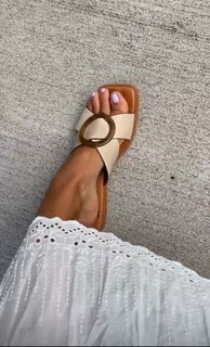 Laura Matamoros feet photo 3