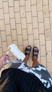 Laura Matamoros feet photo 15