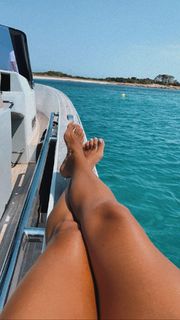 Laura Matamoros feet photo 12