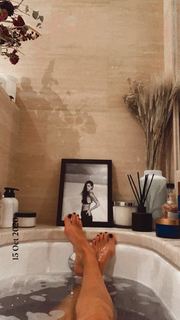 Laura Matamoros feet photo 17