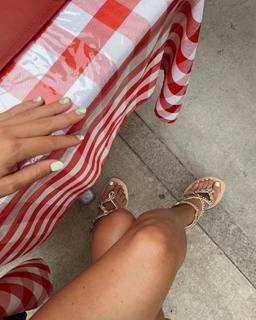 Laura Matamoros feet photo 10