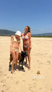Laura Matamoros feet photo 1