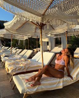 Laura Matamoros feet photo 5