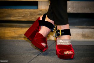 Laura Matamoros feet photo 3
