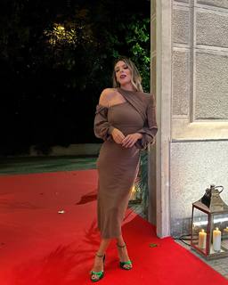 Laura Matamoros feet photo 3
