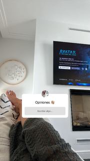 Laura Matamoros feet photo 11