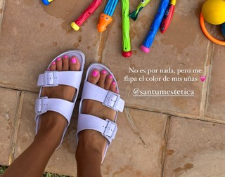 Laura Matamoros feet photo 20