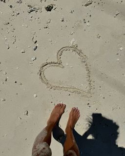 Laura Matamoros feet photo 7