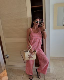 Laura Matamoros feet photo 20