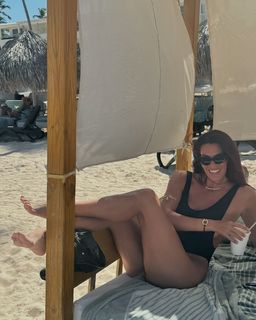 Laura Matamoros feet photo 5