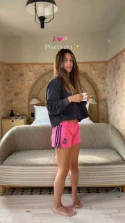 Laura Matamoros feet photo 10