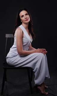 Laura Mennell feet photo 7