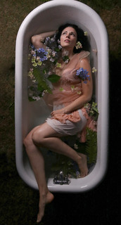 Laura Mennell feet photo 1