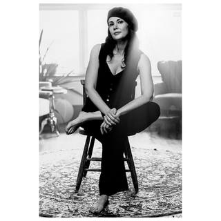 Laura Mennell feet photo 16