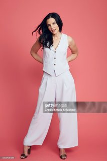 Laura Mennell feet photo 15