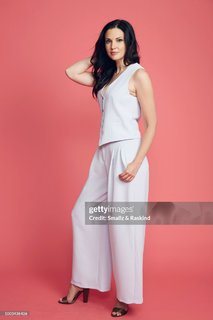 Laura Mennell feet photo 14