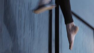 Laura Mennell feet photo 5